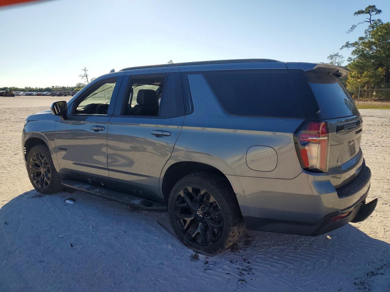 2021 CHEVROLET TAHOE C1500 LT photo 2
