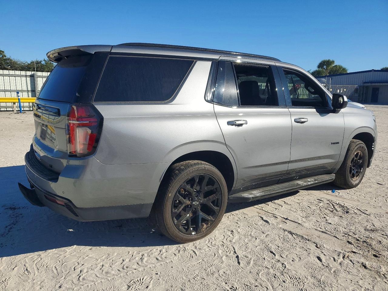 2021 CHEVROLET TAHOE C1500 LT photo 3