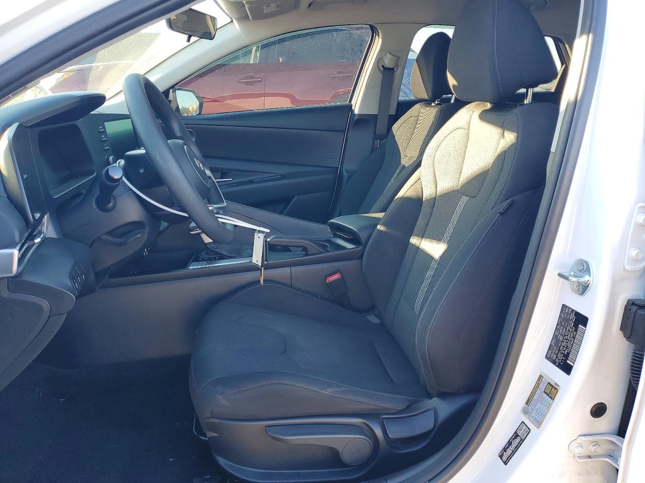 2025 HYUNDAI ELANTRA SE photo 7