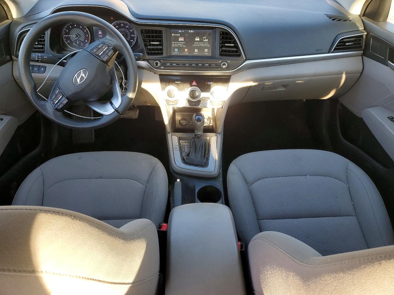 2019 HYUNDAI ELANTRA SEL photo 8