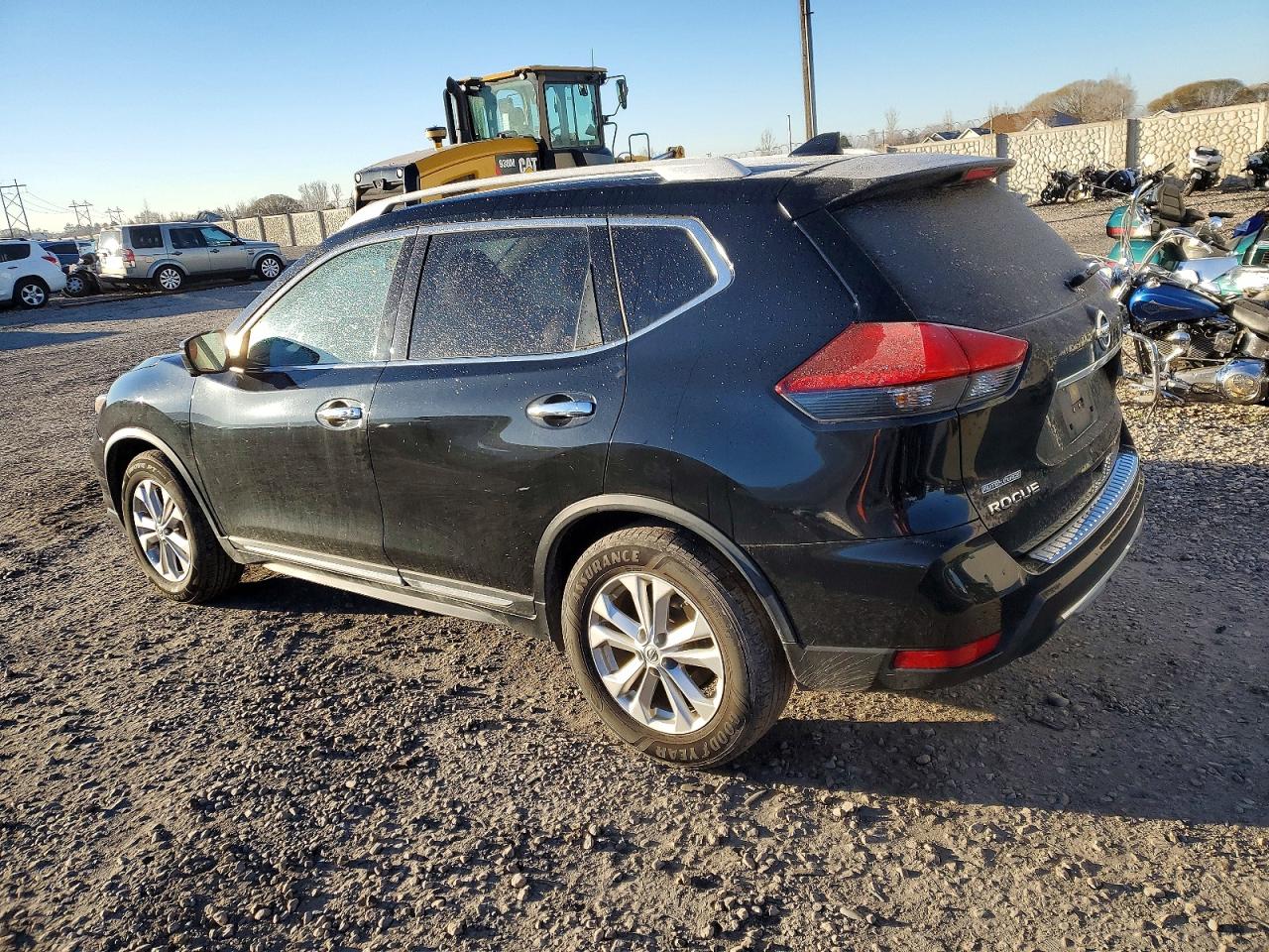 2018 NISSAN ROGUE S photo 2
