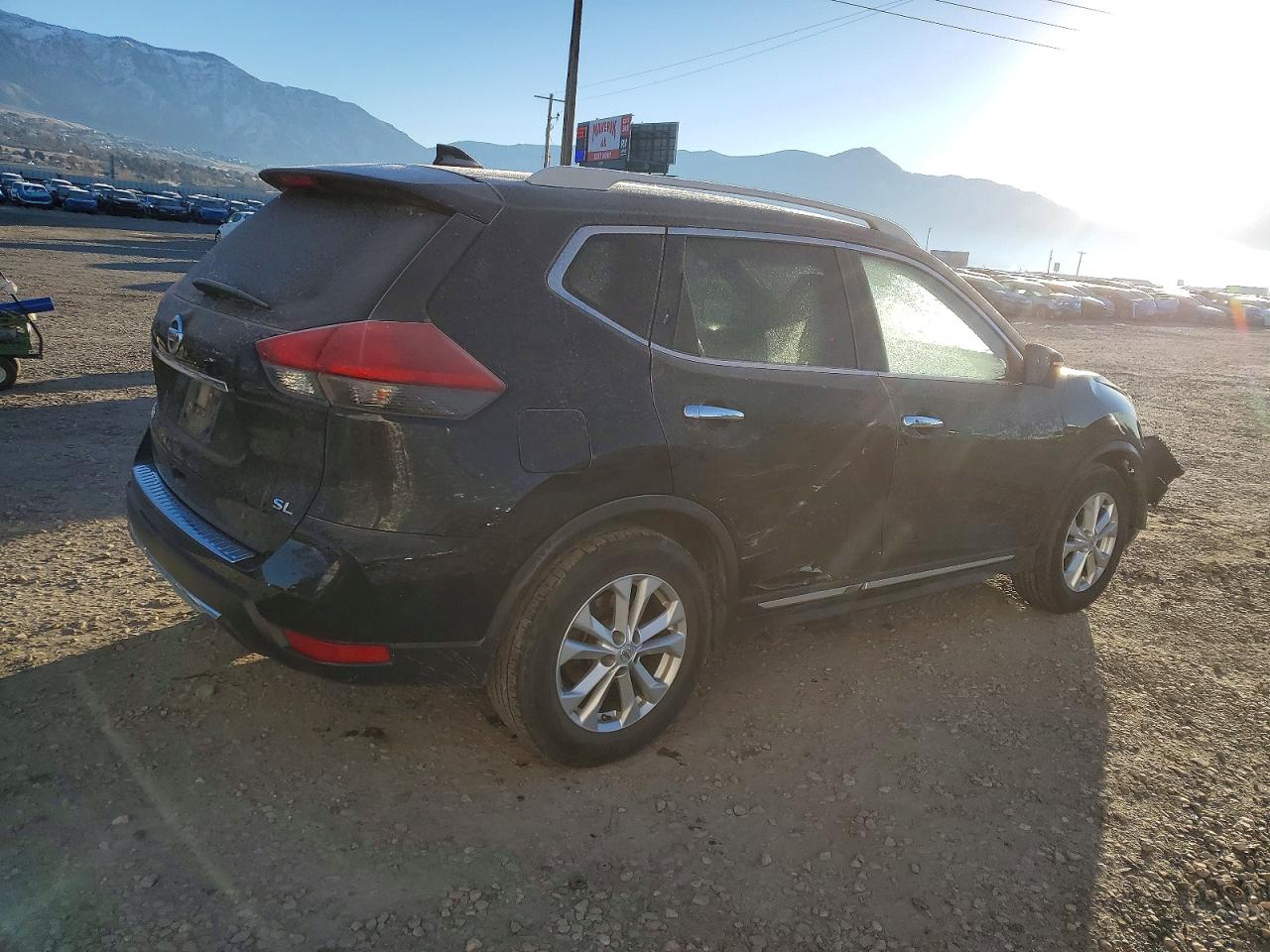 2018 NISSAN ROGUE S photo 3