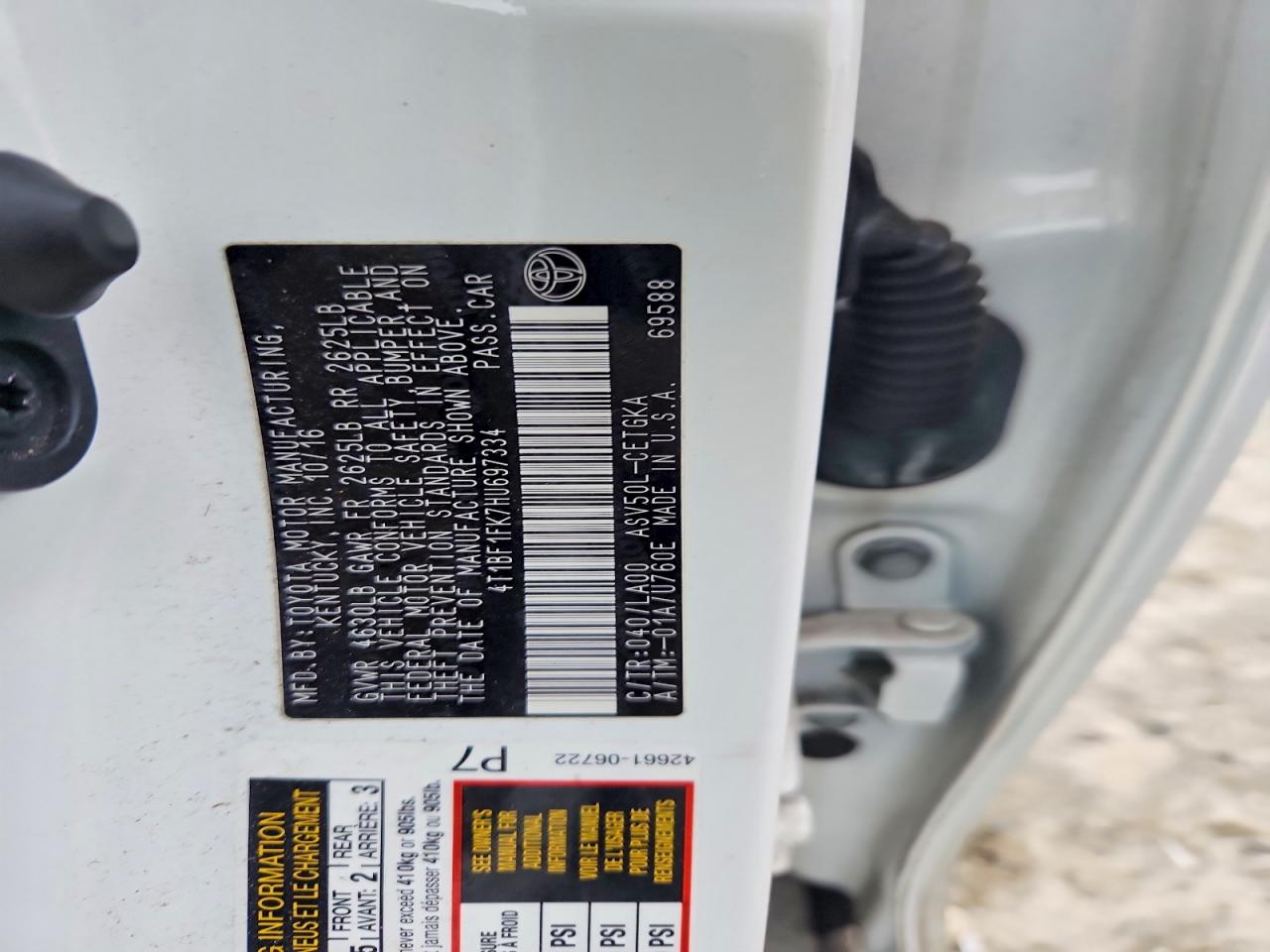 2017 TOYOTA CAMRY LE photo 13