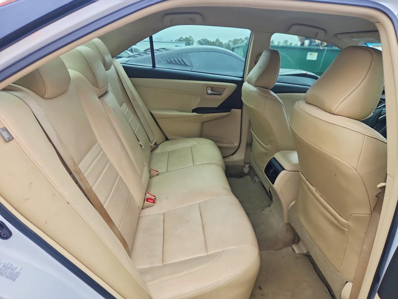 2017 TOYOTA CAMRY LE photo 10