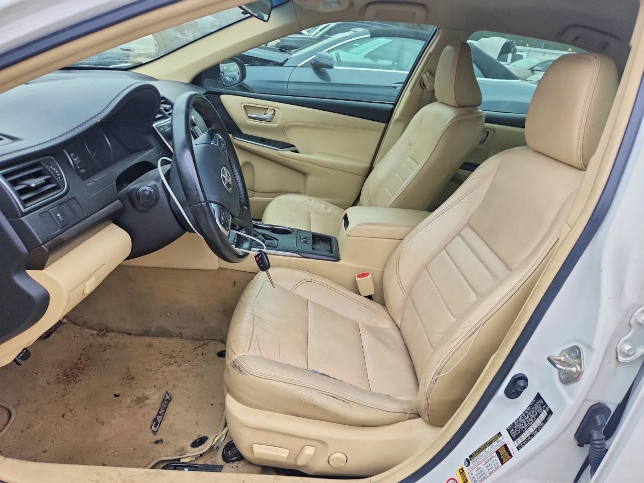 2017 TOYOTA CAMRY LE photo 7