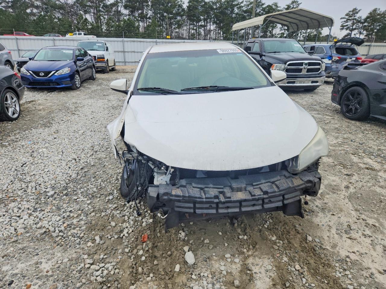 2017 TOYOTA CAMRY LE photo 5