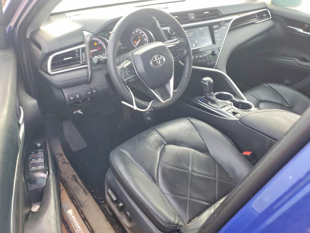 2018 TOYOTA CAMRY HYBRID photo 8