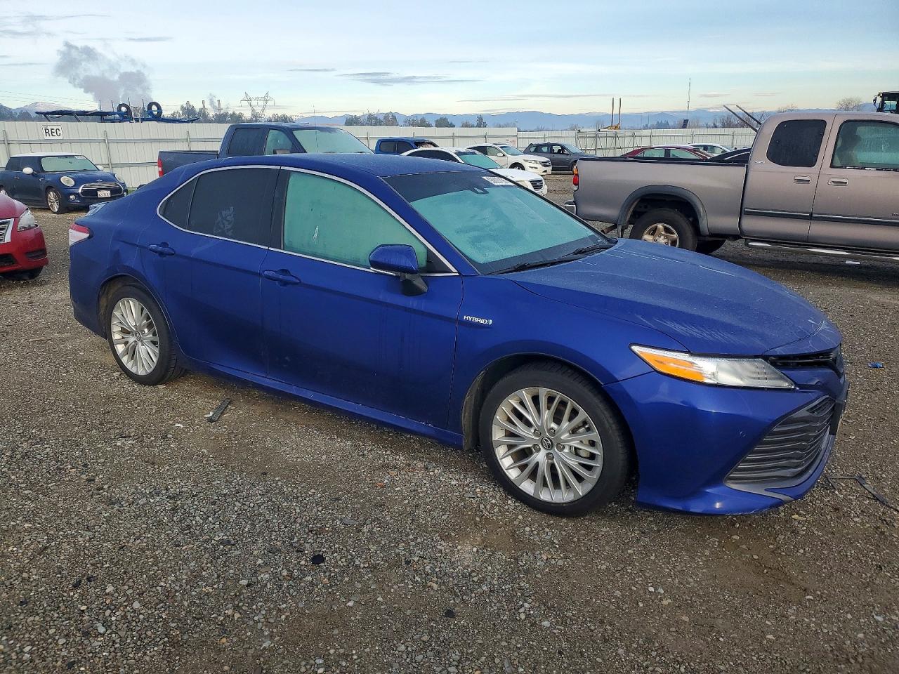 2018 TOYOTA CAMRY HYBRID photo 4