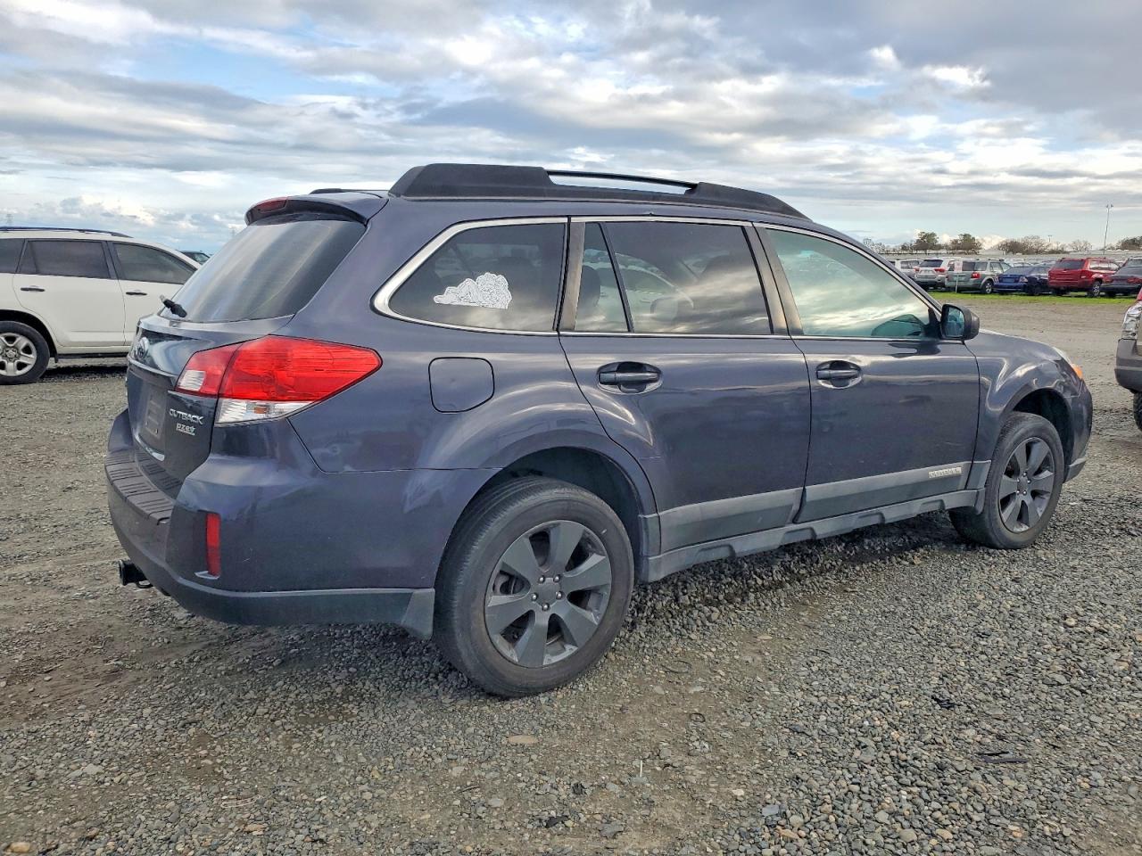 2010 SUBARU OUTBACK 2.5I photo 3
