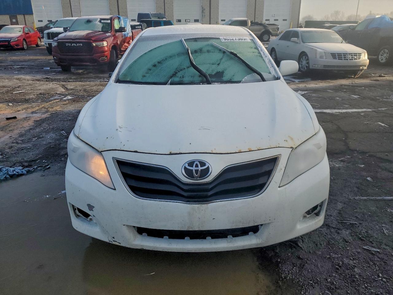 2010 TOYOTA CAMRY BASE photo 5