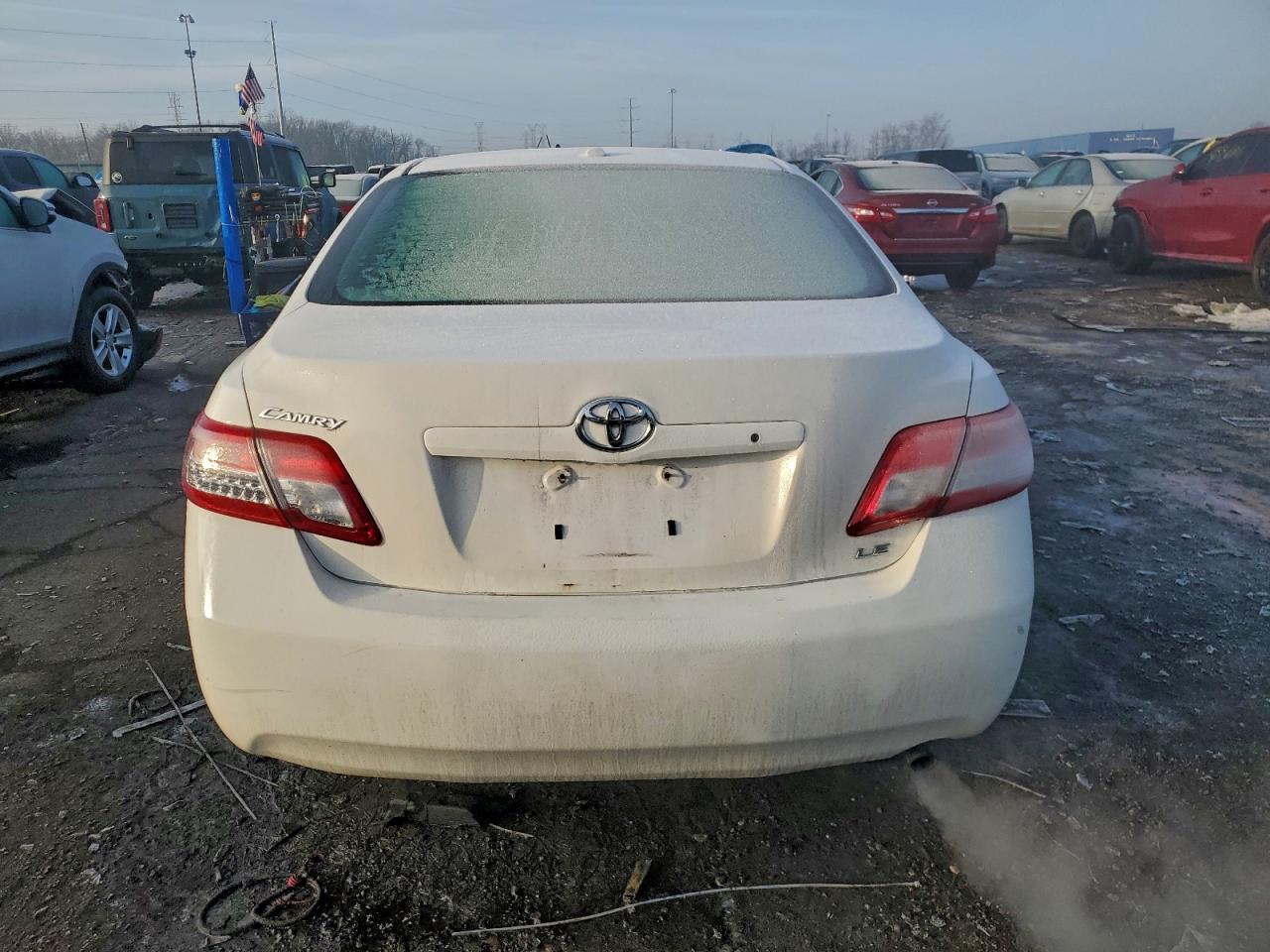 2010 TOYOTA CAMRY BASE photo 6