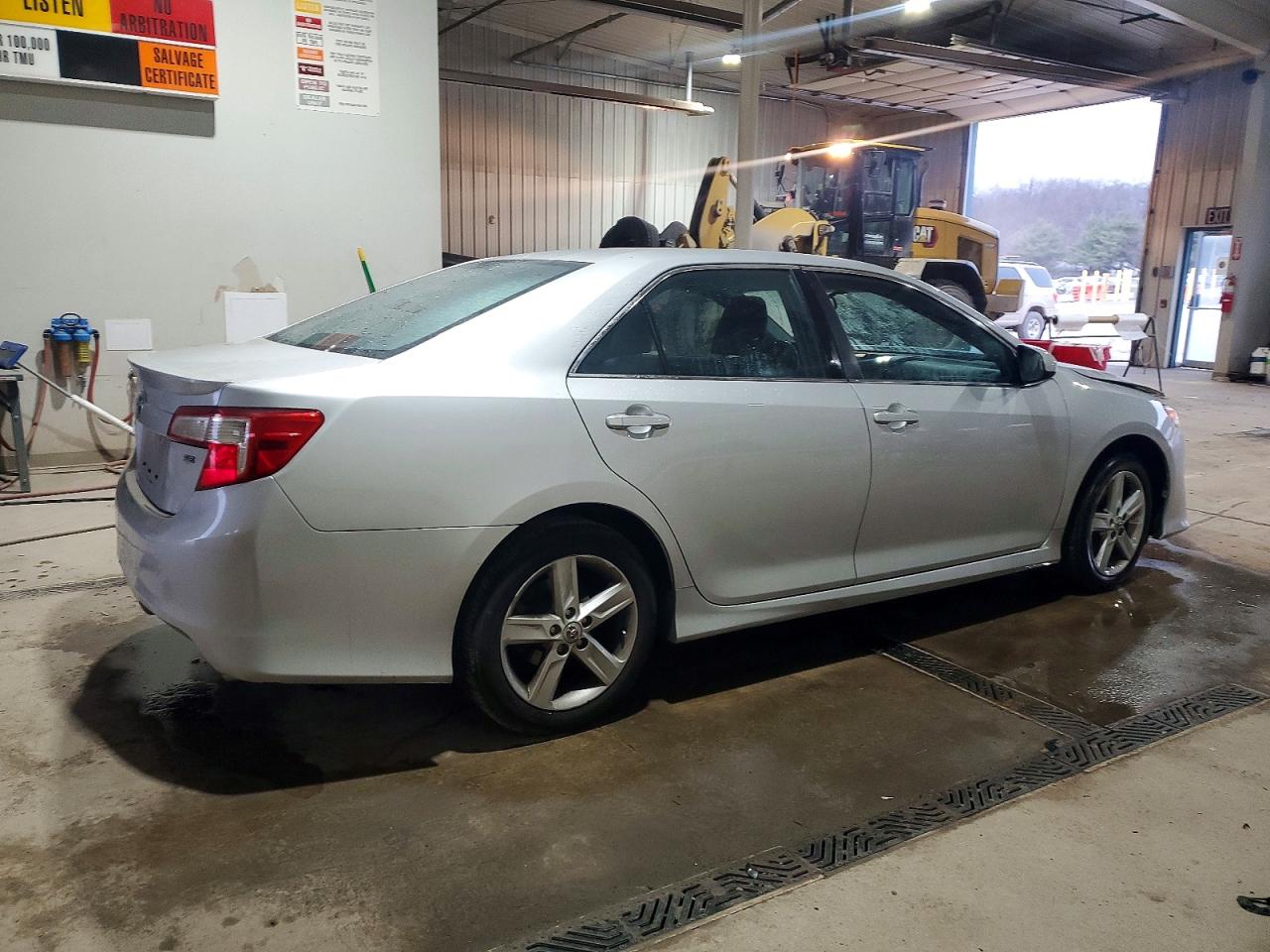 2013 TOYOTA CAMRY L photo 3