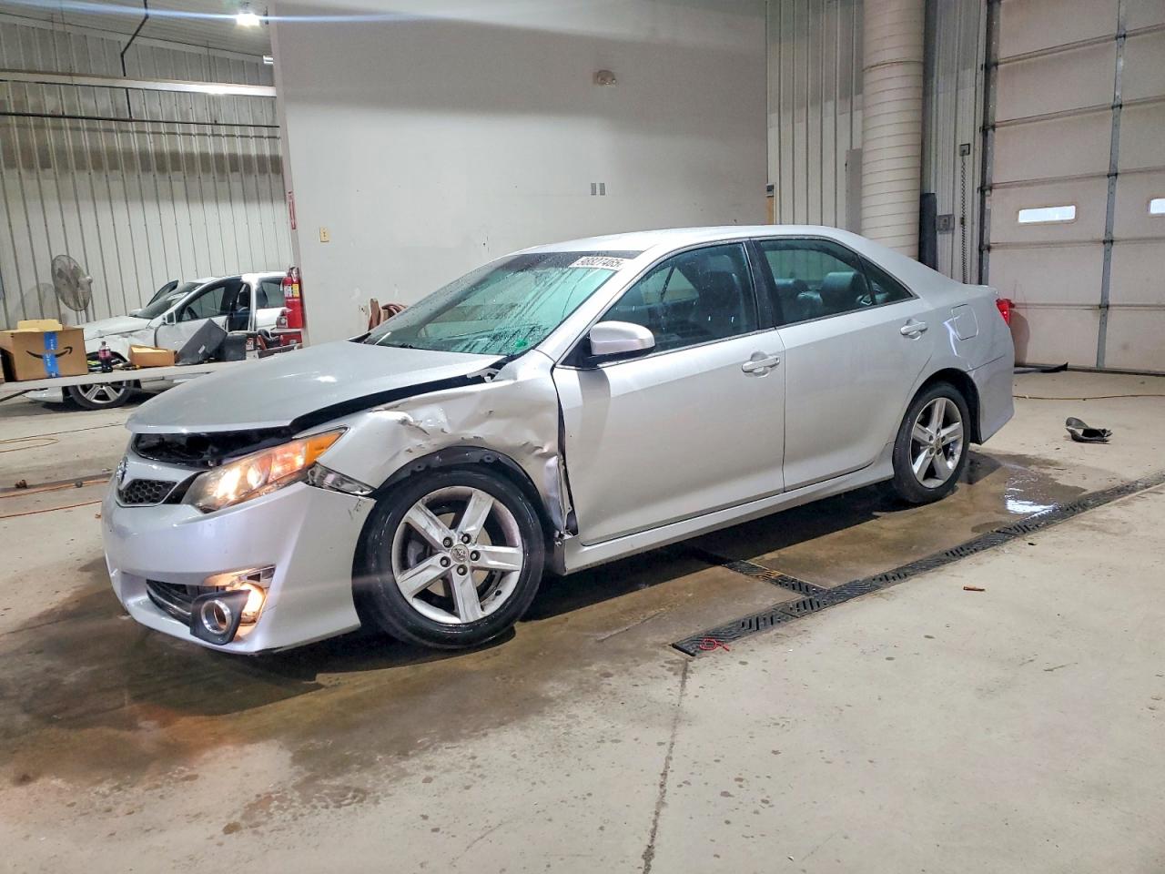 2013 TOYOTA CAMRY