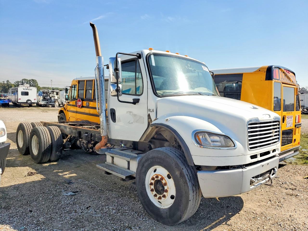 2010 FREIGHTLINER M2 106 MED