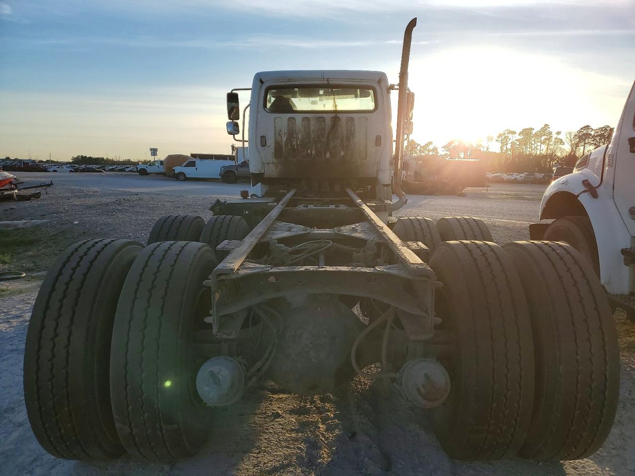 2010 FREIGHTLINER BUSINESS CLASS M2 TRUCK CAB ANDCHASSIS photo 6