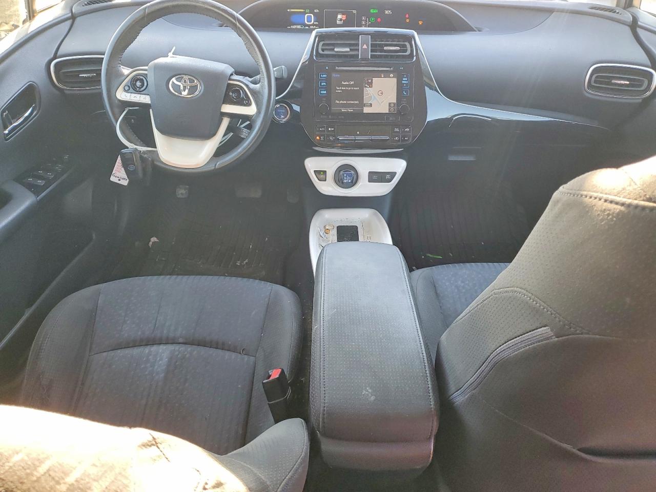 2016 TOYOTA PRIUS photo 8