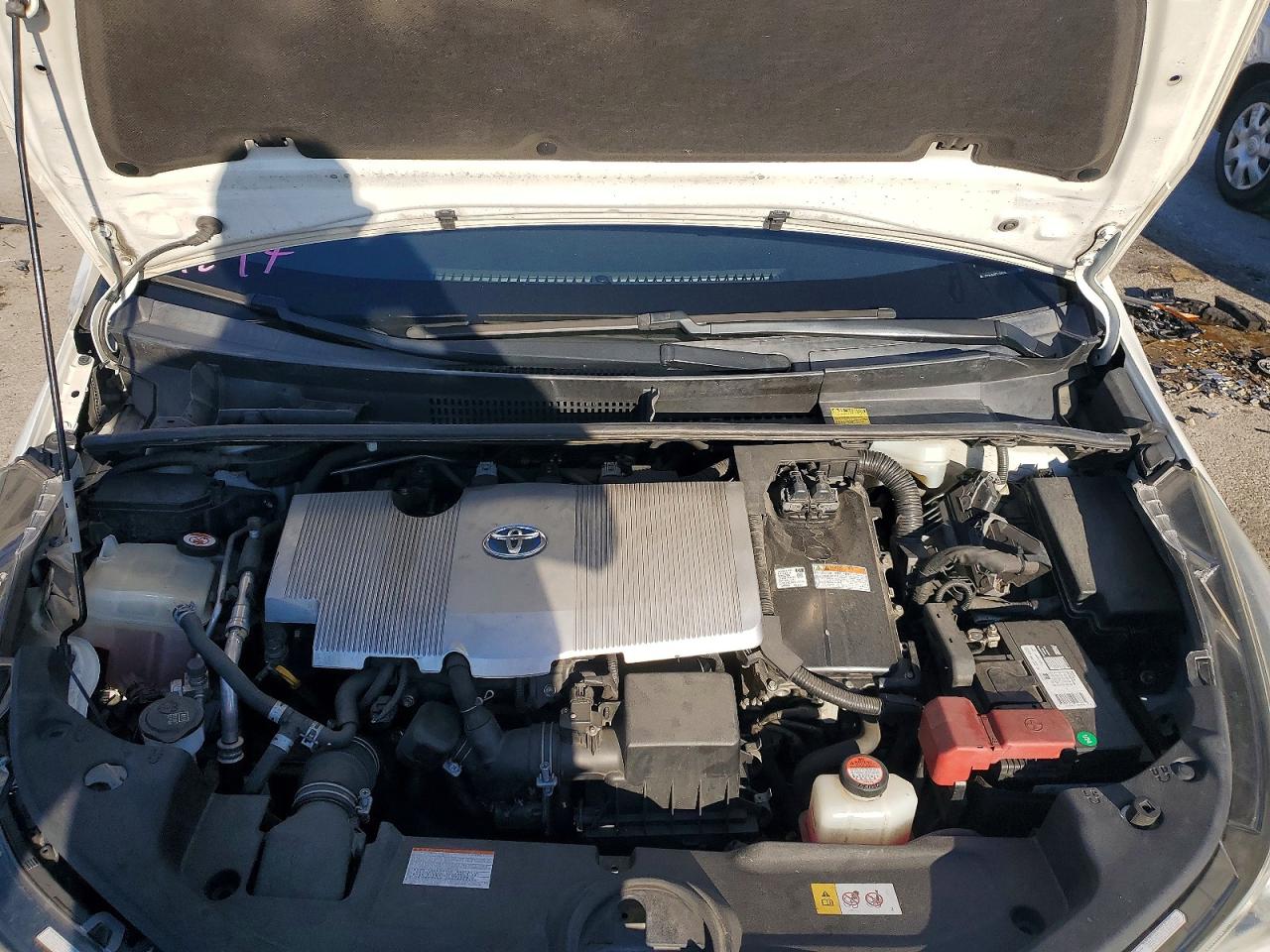 2016 TOYOTA PRIUS photo 11