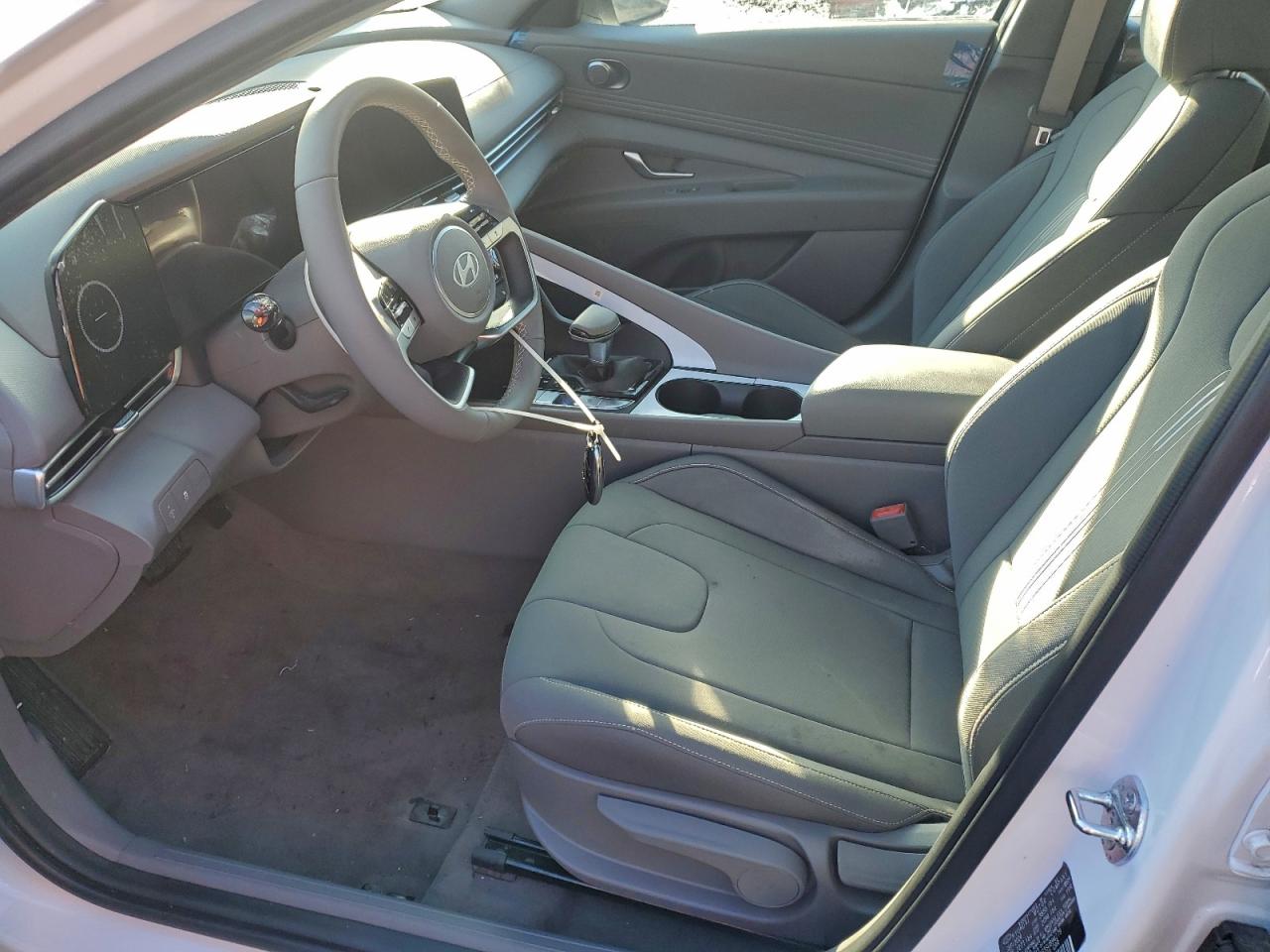 2025 HYUNDAI ELANTRA SEL photo 7