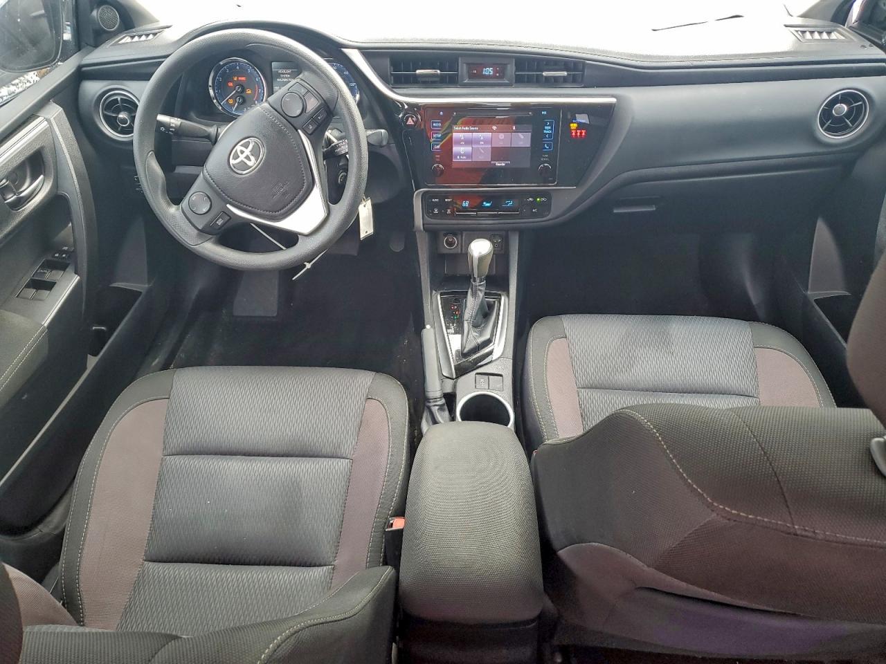 2018 TOYOTA COROLLA L photo 8