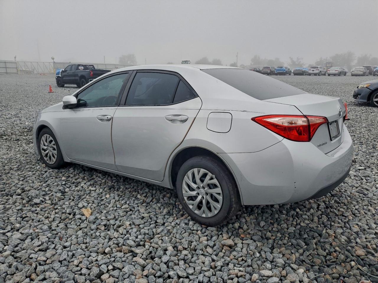 2018 TOYOTA COROLLA L photo 2