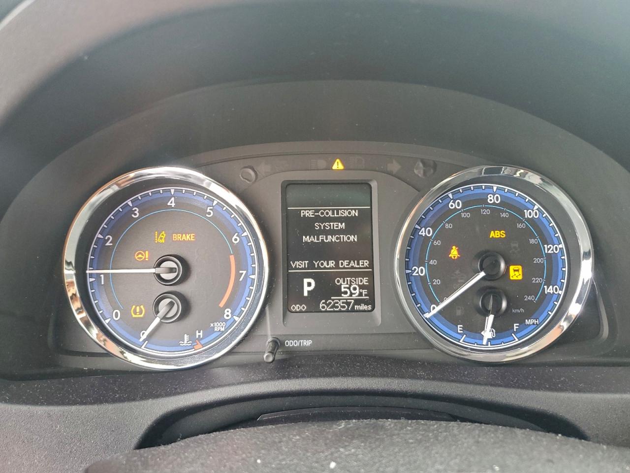 2018 TOYOTA COROLLA L photo 9
