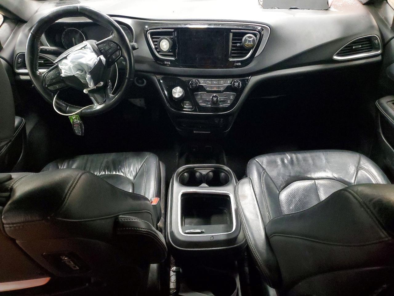 2019 CHRYSLER PACIFICA TOURING L PLUS photo 8