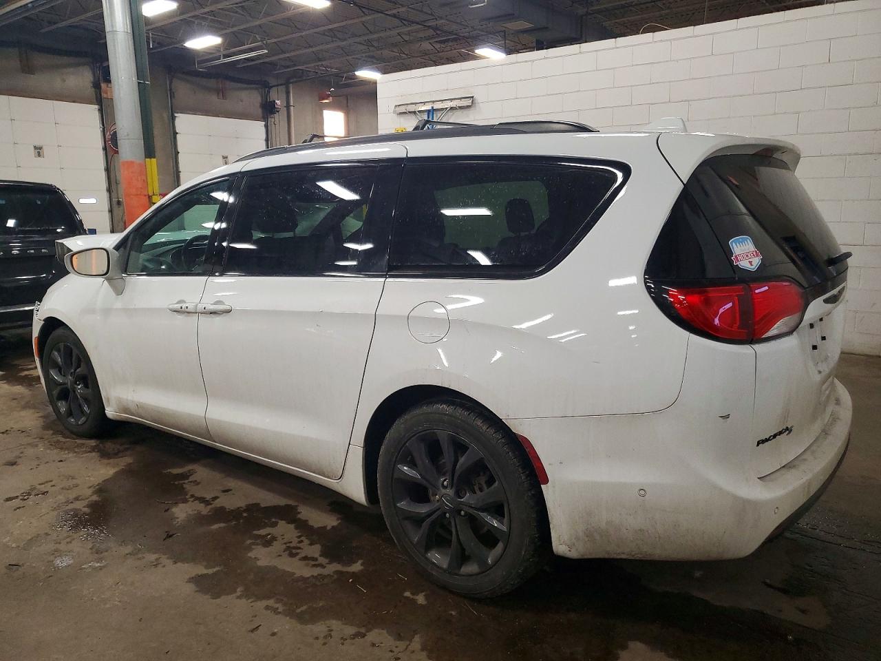 2019 CHRYSLER PACIFICA TOURING L PLUS photo 2