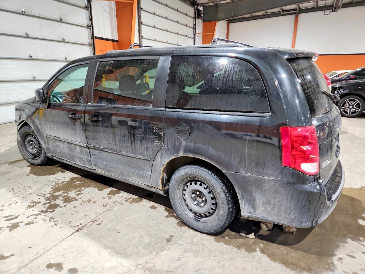 2012 DODGE GRAND CARAVAN SE photo 2