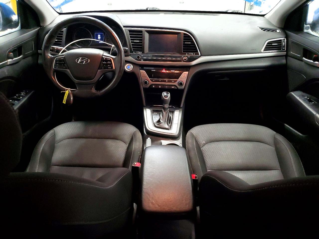 2017 HYUNDAI ELANTRA SE photo 8