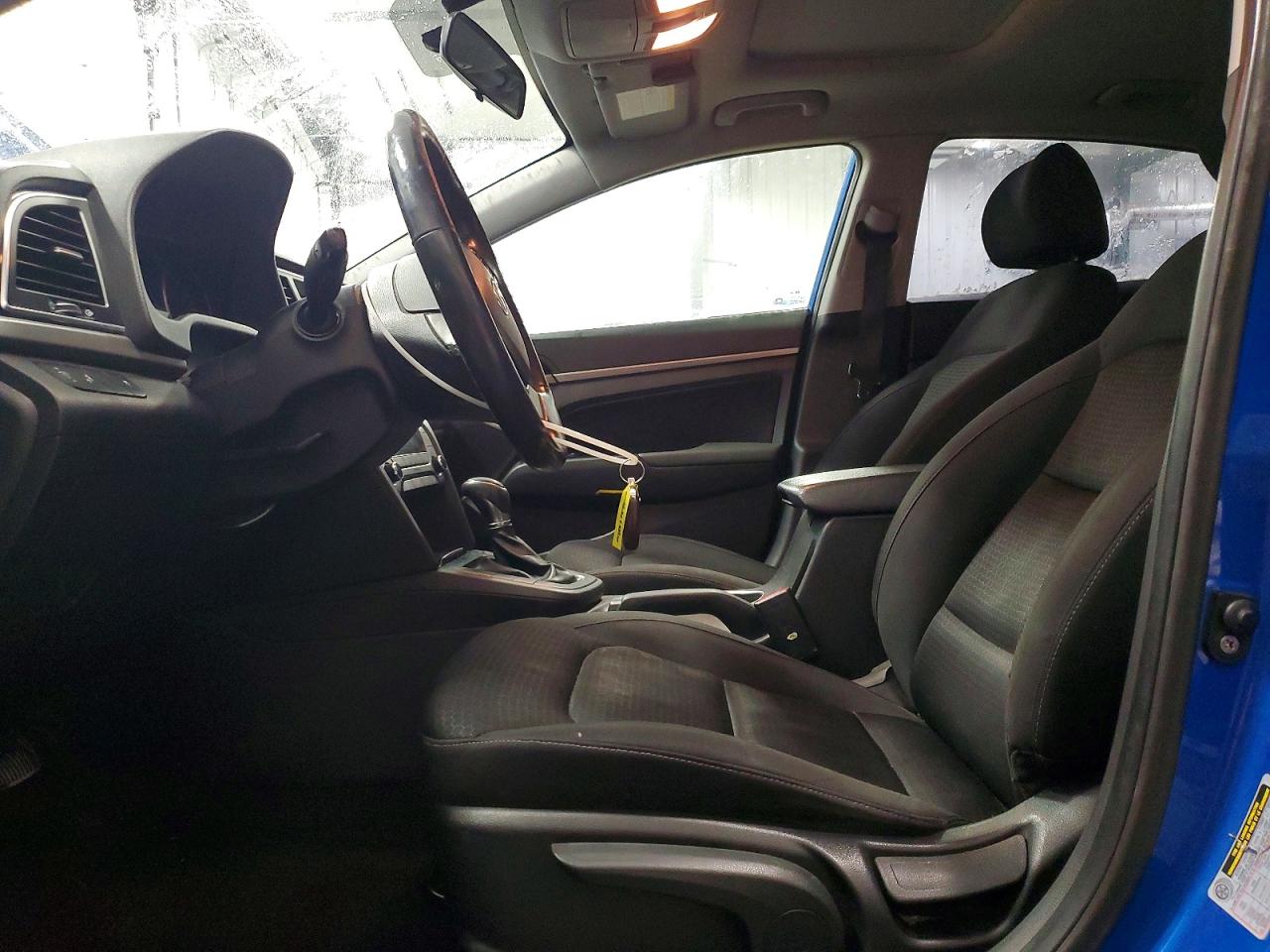 2017 HYUNDAI ELANTRA SE photo 7