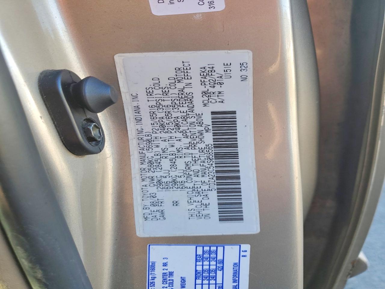 2004 TOYOTA SIENNA CE photo 13