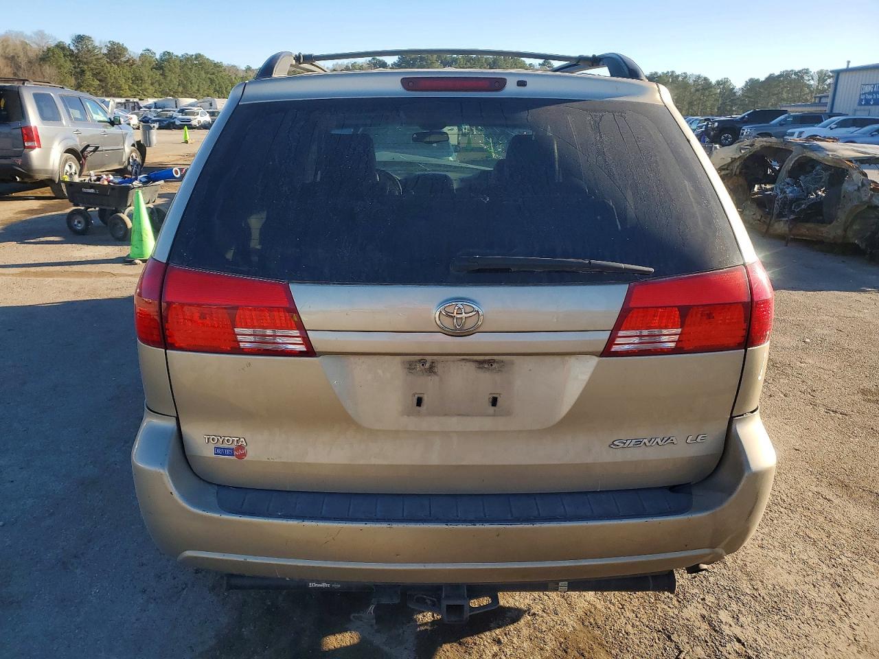 2004 TOYOTA SIENNA CE photo 6