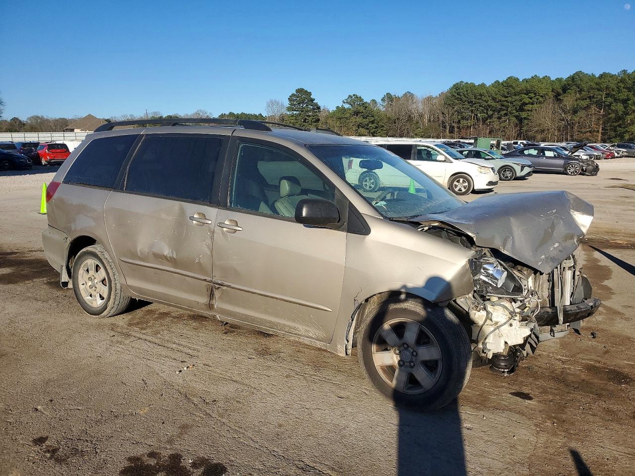 2004 TOYOTA SIENNA CE photo 4