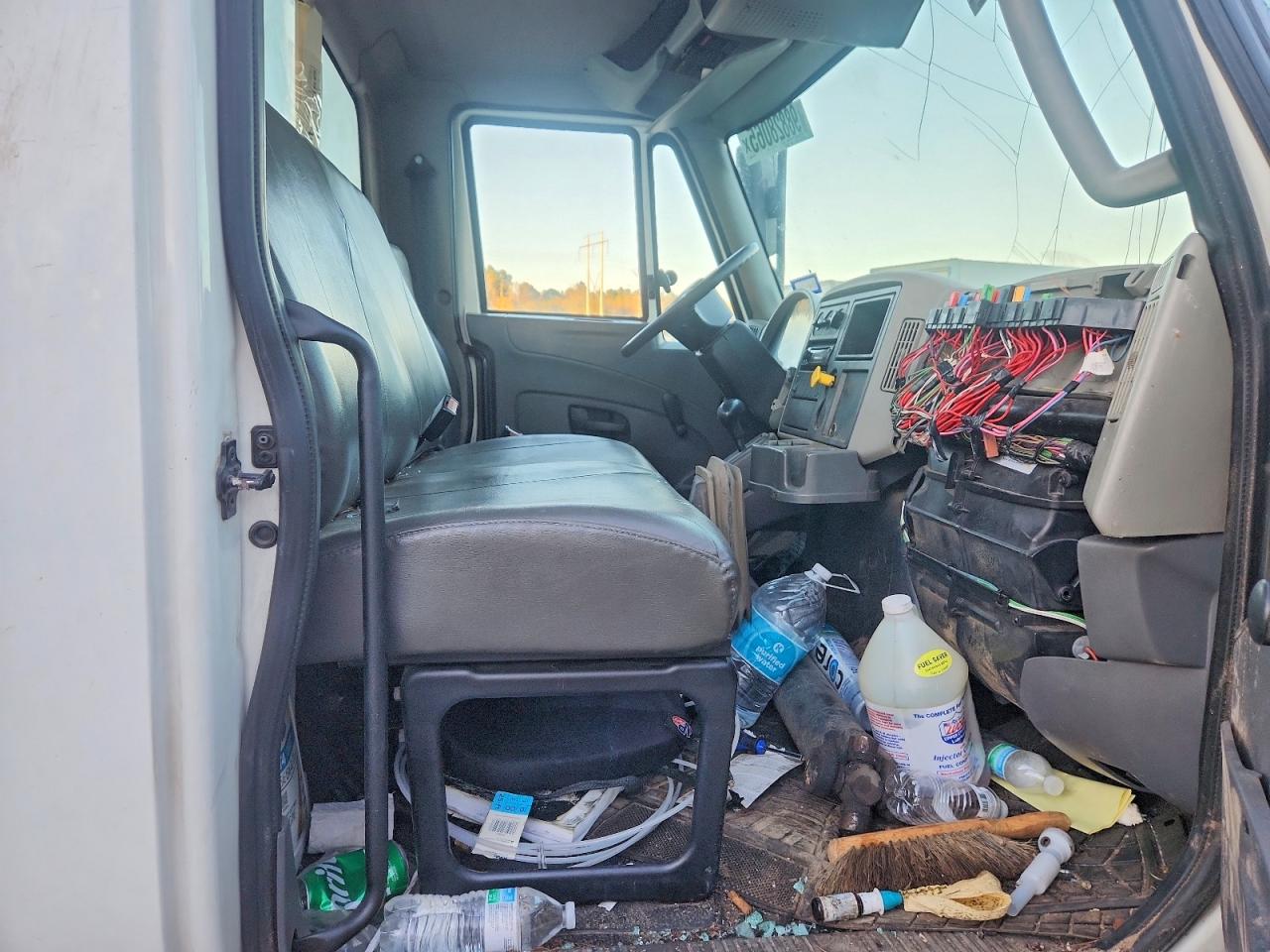 2019 INTERNATIONAL 4300 BOX TRUCK photo 5