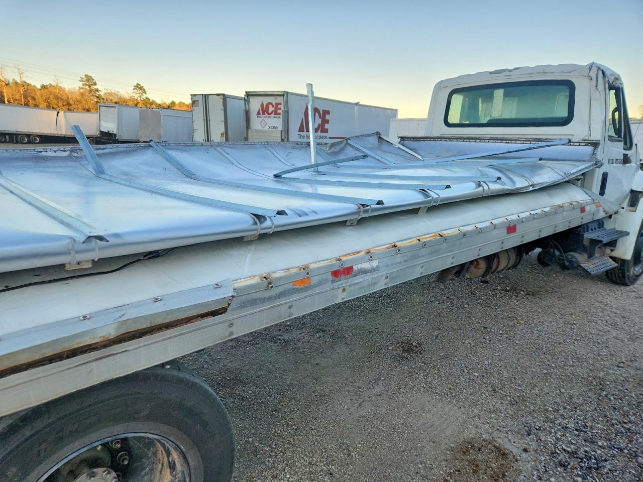2019 INTERNATIONAL 4300 BOX TRUCK photo 6