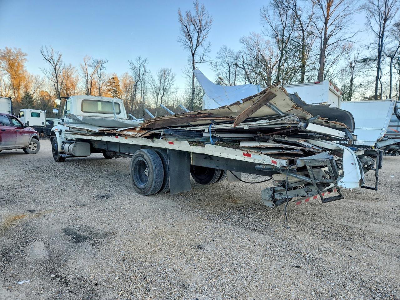 2019 INTERNATIONAL 4300 BOX TRUCK photo 3