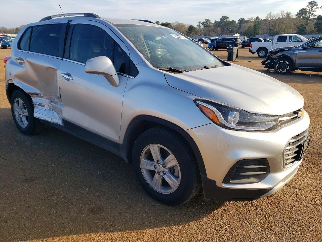 2019 CHEVROLET TRAX 1LT photo 4