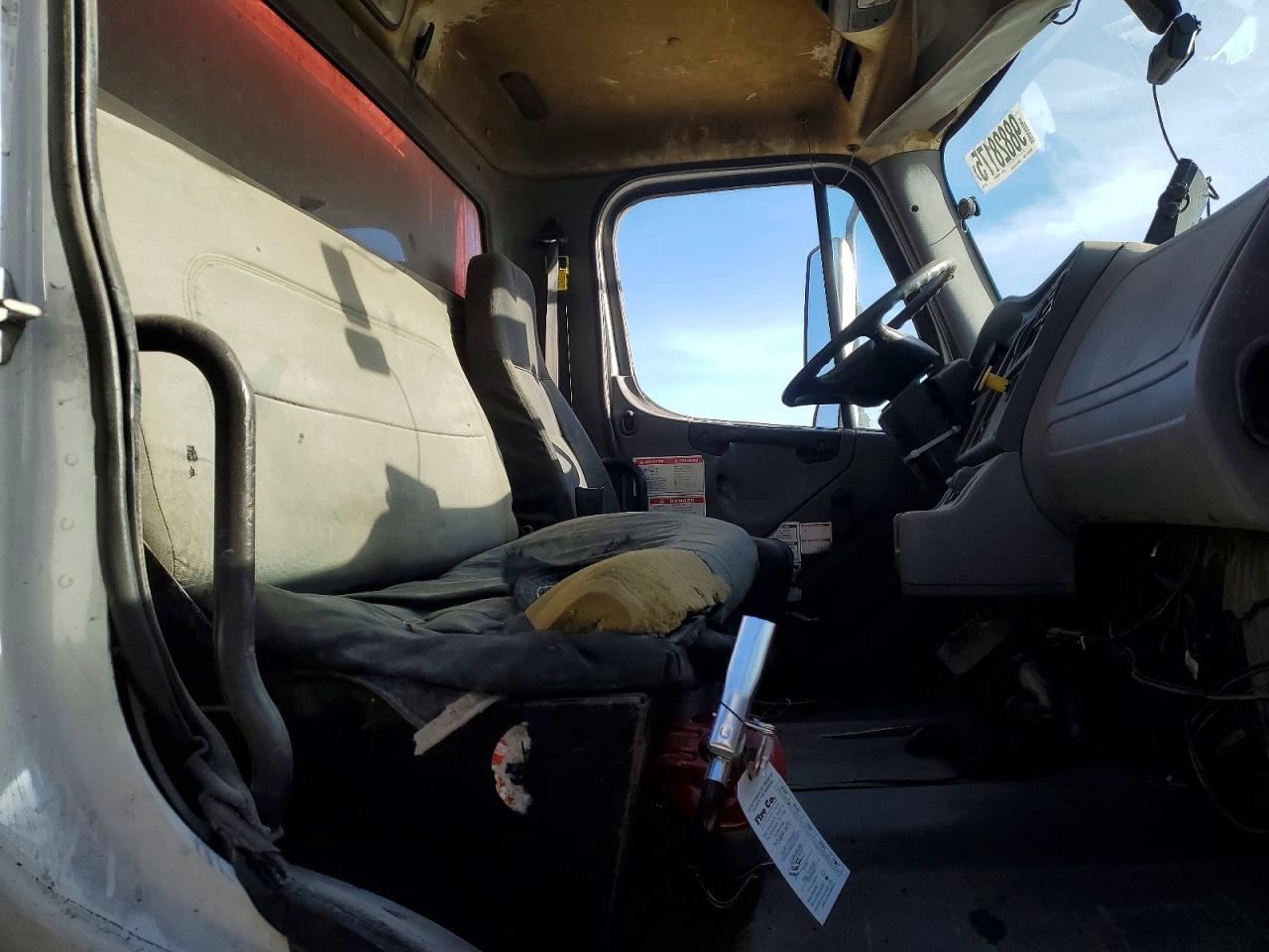 2010 FREIGHTLINER BUSINESS CLASS M2 REFUSE TRUCK photo 11