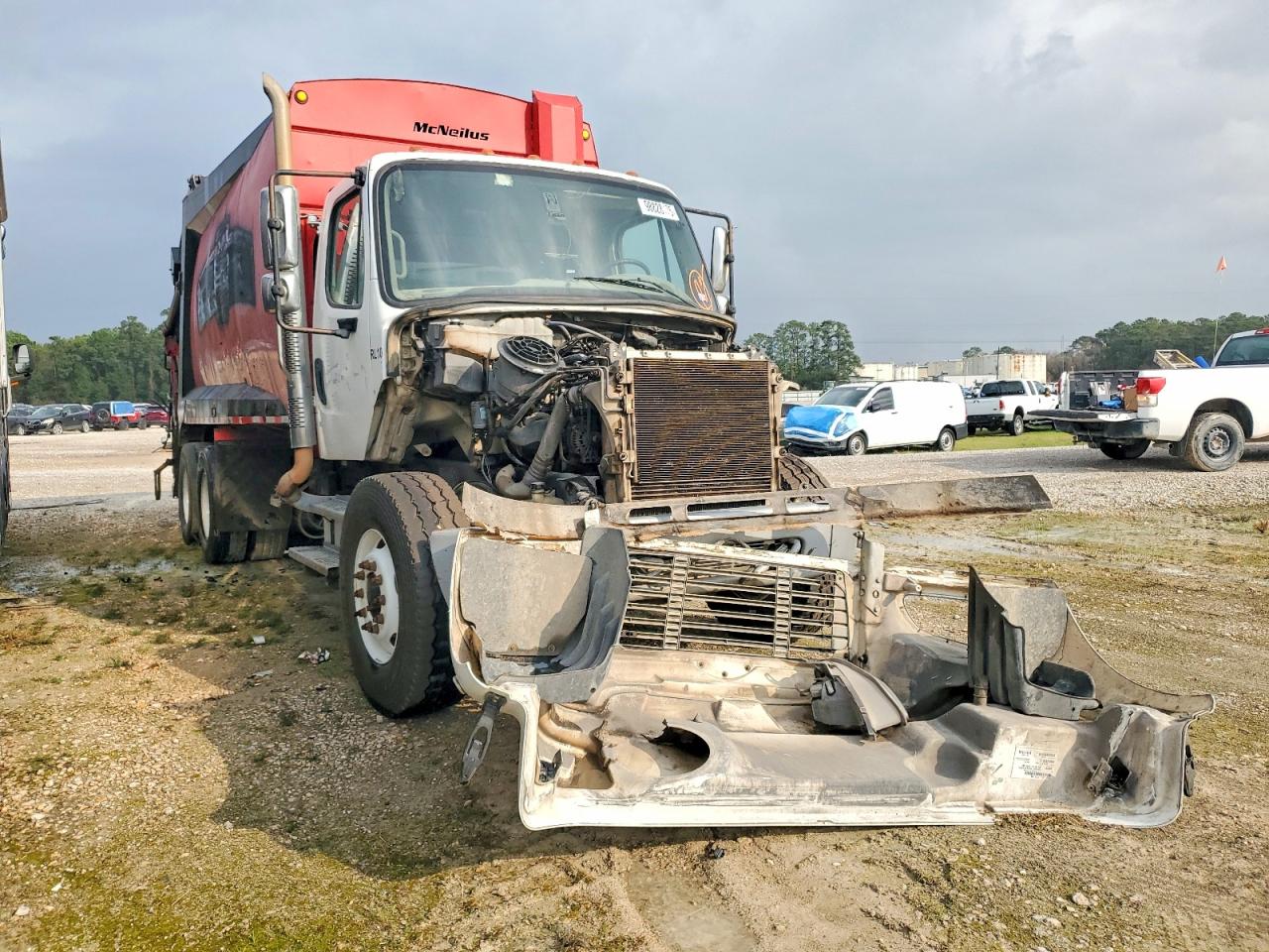 2010 FREIGHTLINER M2