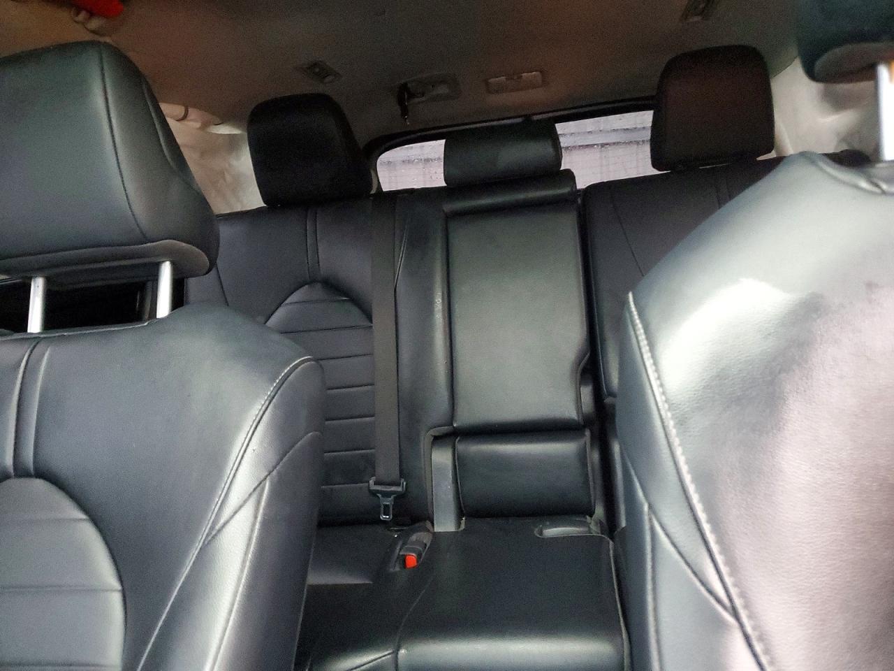 2022 TOYOTA HIGHLANDER XLE photo 10