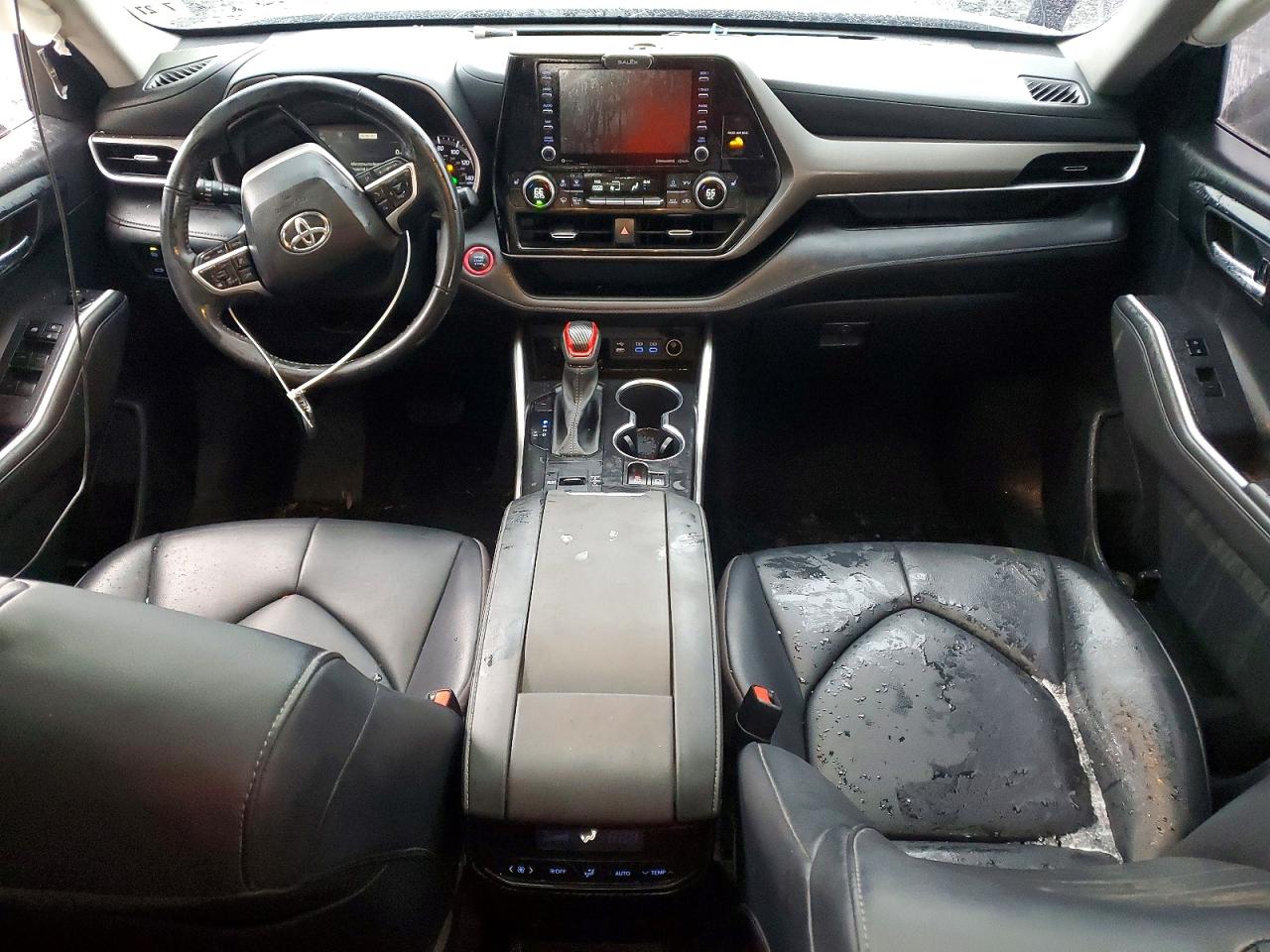 2022 TOYOTA HIGHLANDER XLE photo 8