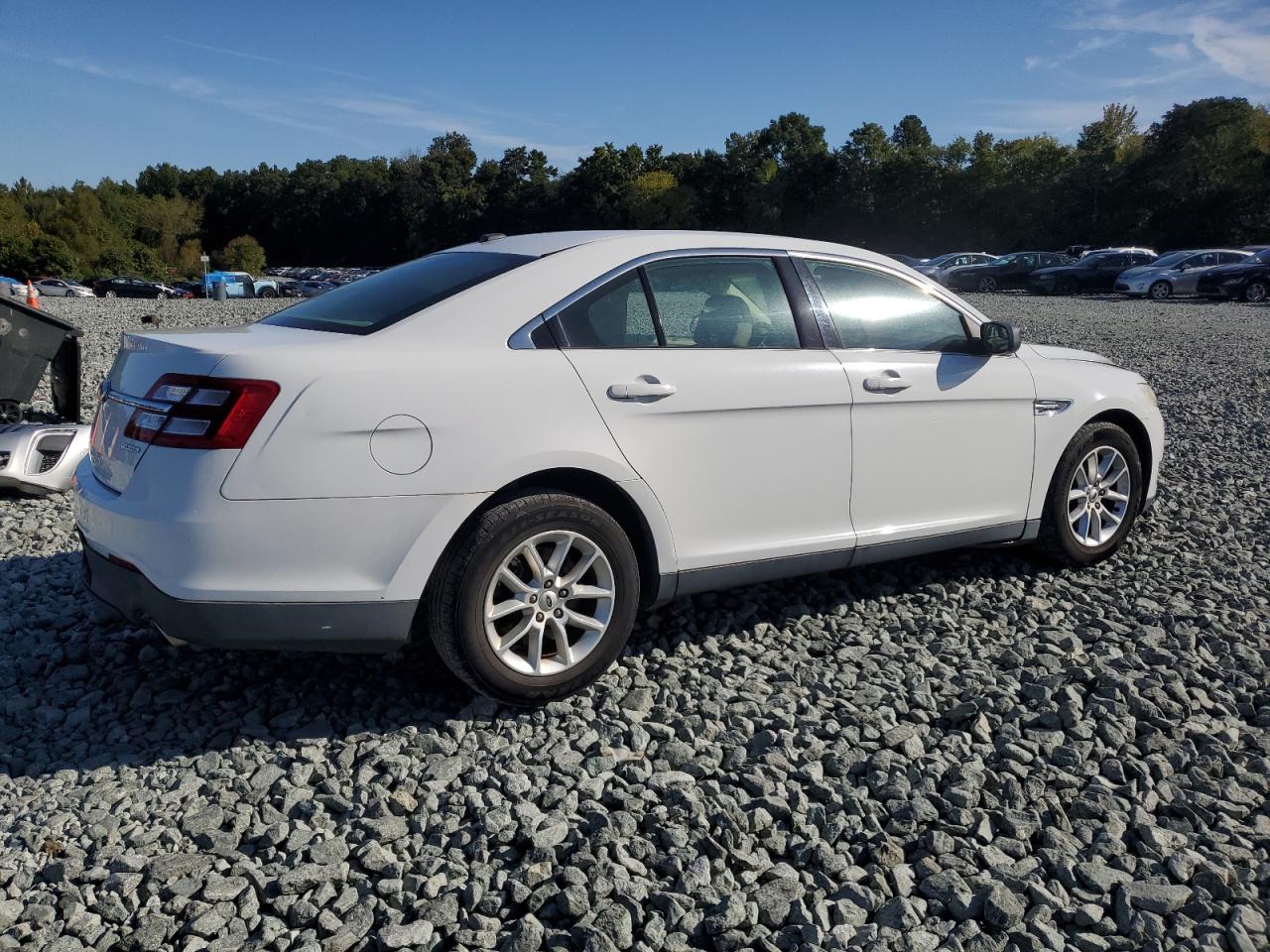 2014 FORD TAURUS SE photo 3