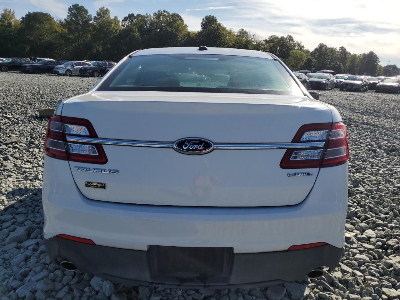 2014 FORD TAURUS SE photo 6