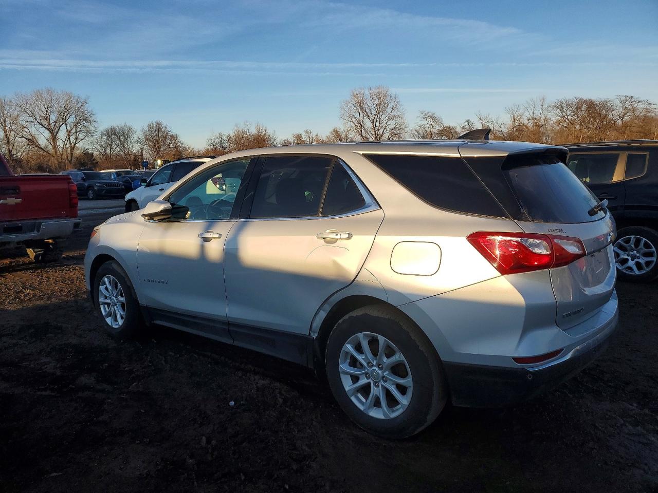2018 CHEVROLET EQUINOX LT photo 2
