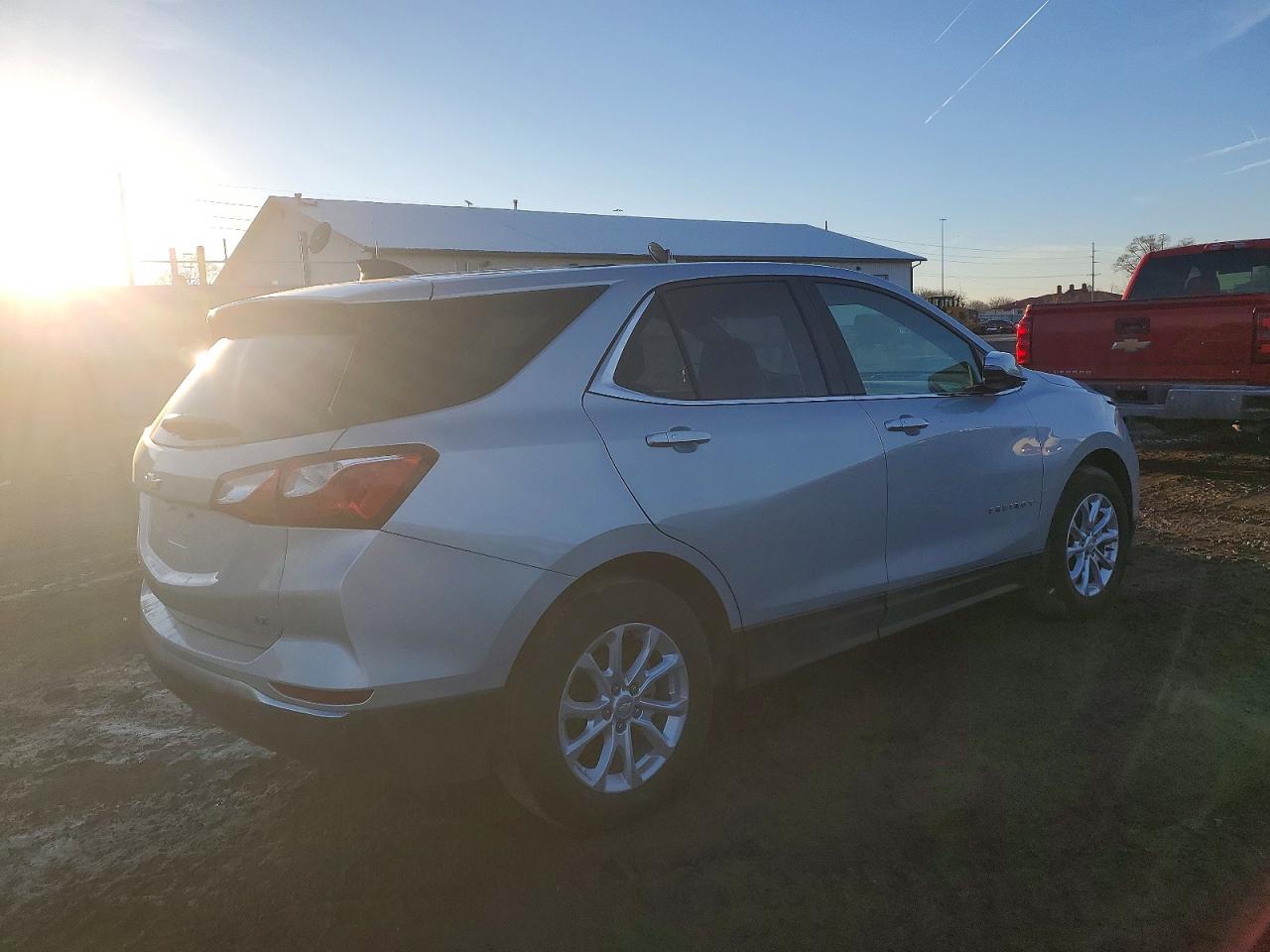 2018 CHEVROLET EQUINOX LT photo 3