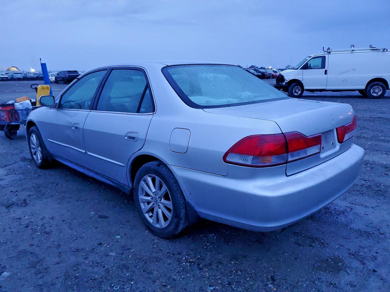 2002 HONDA ACCORD LX photo 2