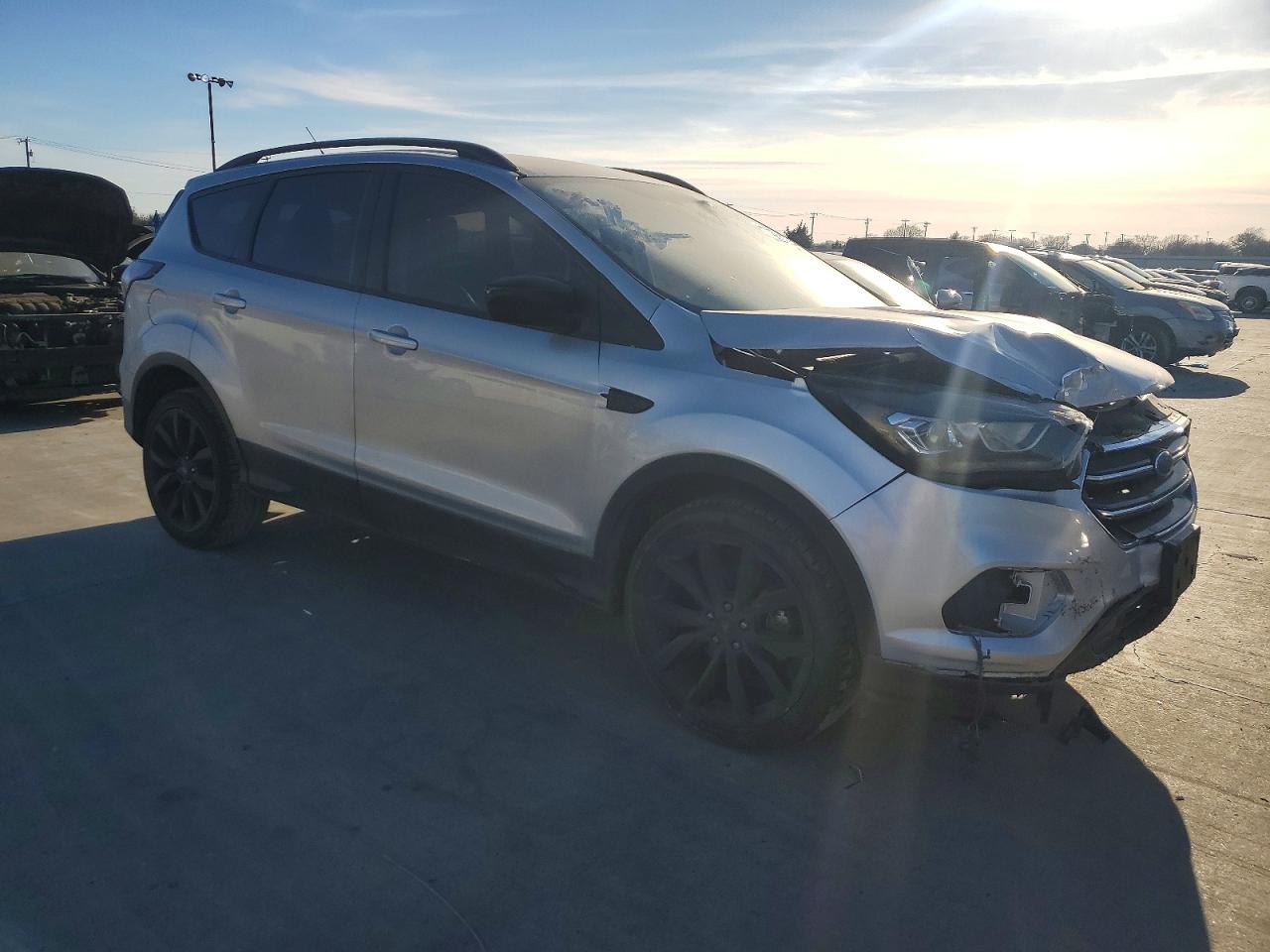 2017 FORD ESCAPE SE photo 4