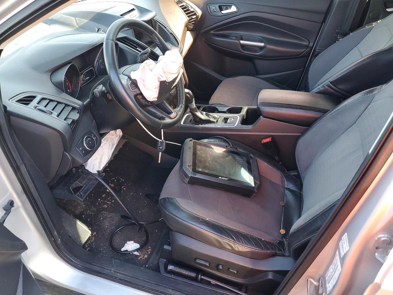 2017 FORD ESCAPE SE photo 7