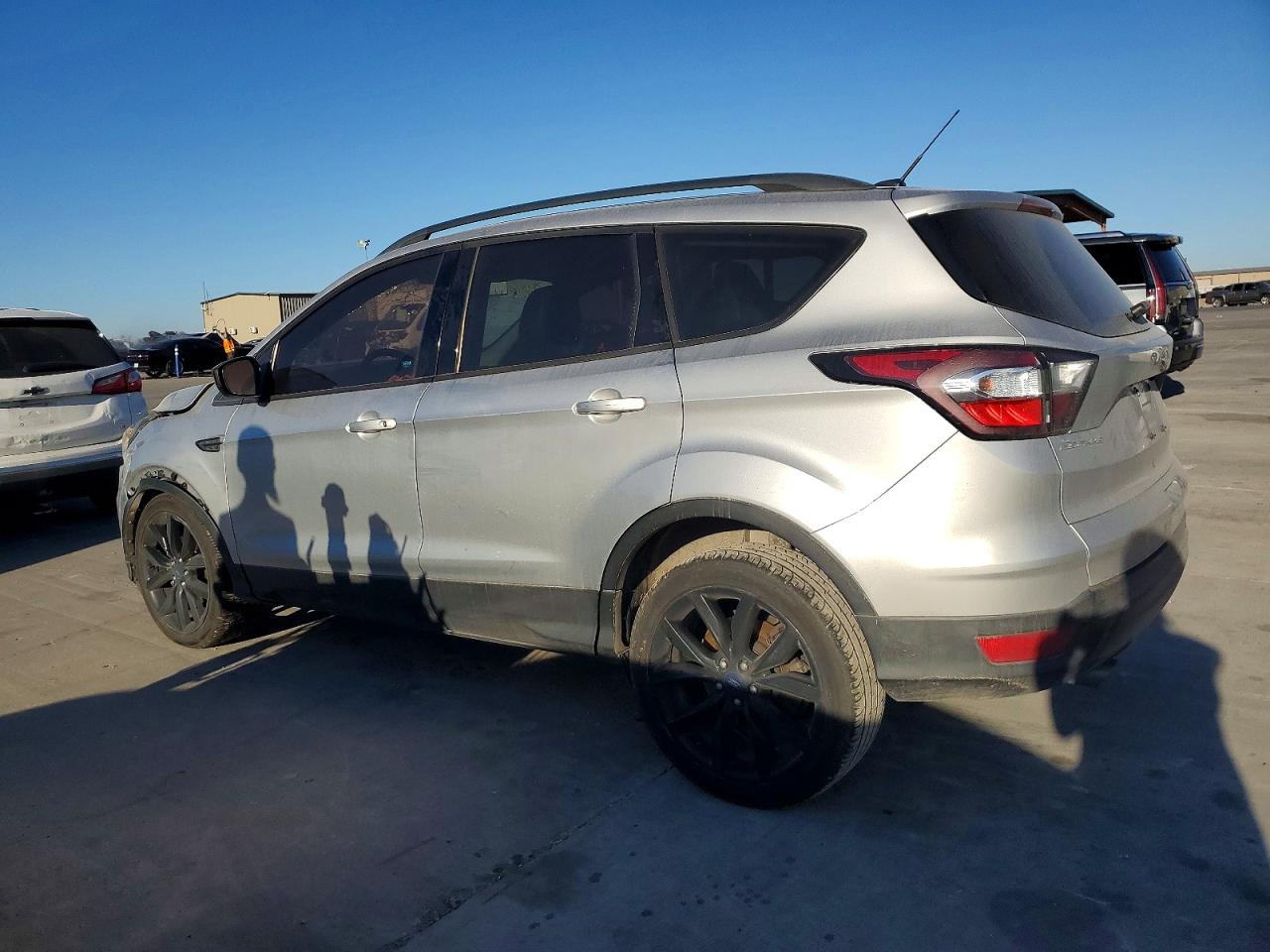 2017 FORD ESCAPE SE photo 2