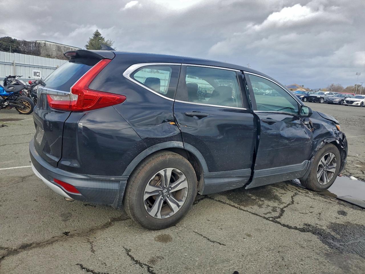 2017 HONDA CR-V LX photo 3